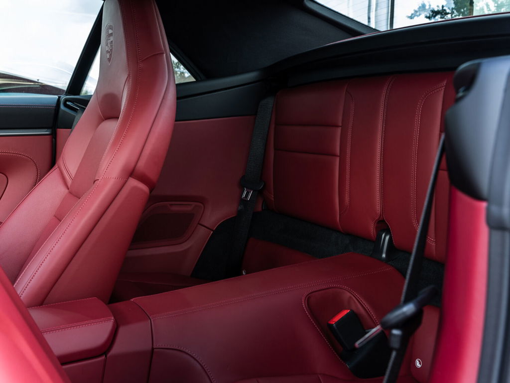 Porsche 992 Carrera 4S