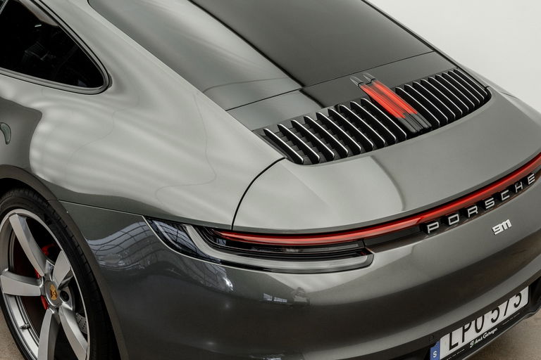 Porsche 992 Carrera 4S