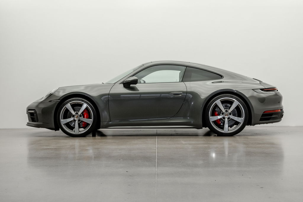 2020 Porsche (911) 992 Carrera 4S in Aventura Green Metallic for sale!