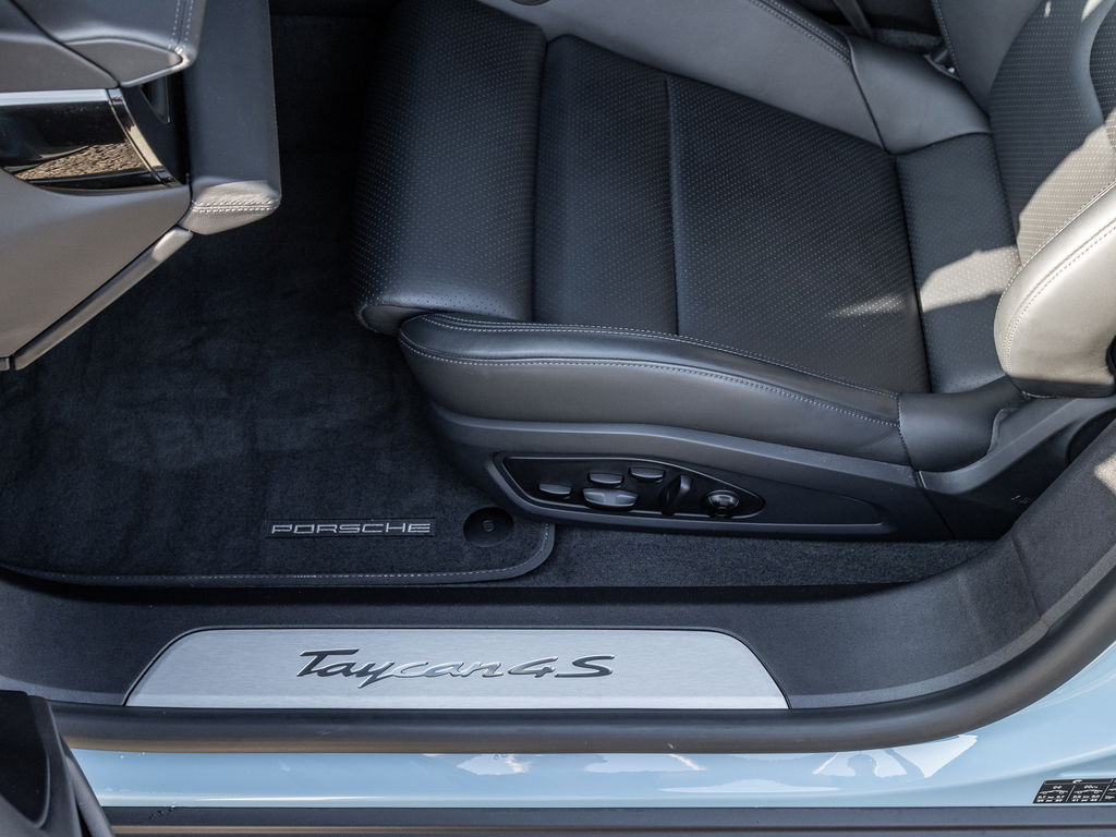 Porsche Taycan 4S
