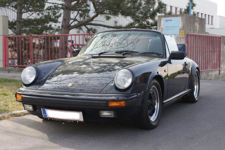 Porsche 911 Carrera 3.2