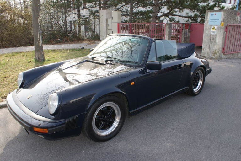 Porsche 911 Carrera 3.2