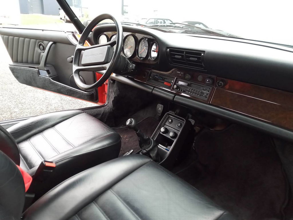 Porsche 911 Carrera 3.2 Speedster (US)