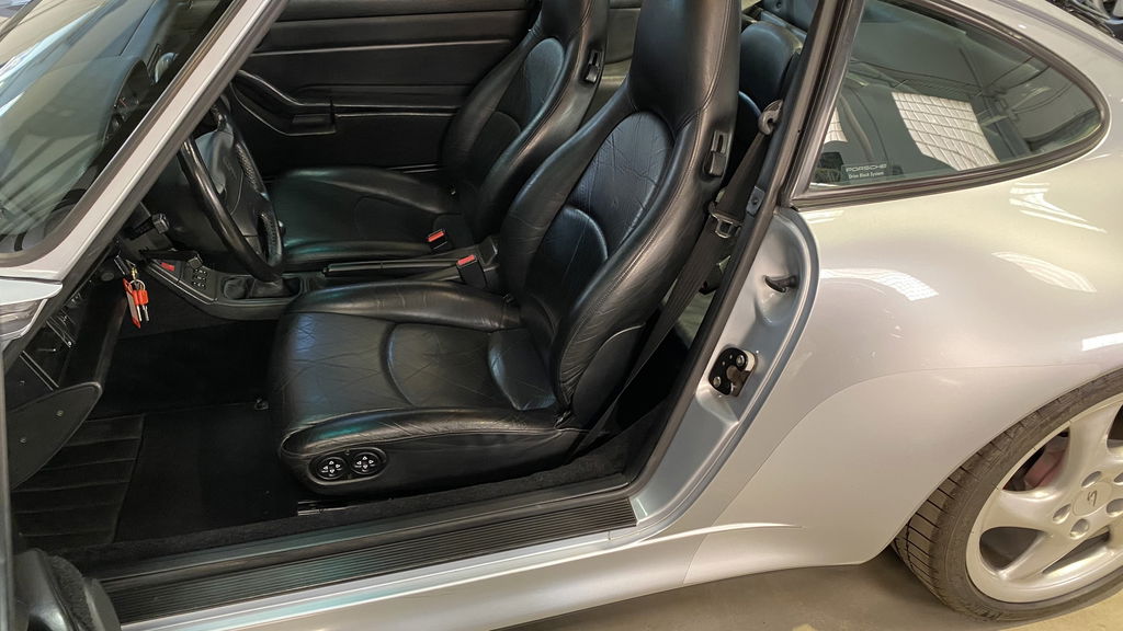 Porsche 993 Carrera 4S