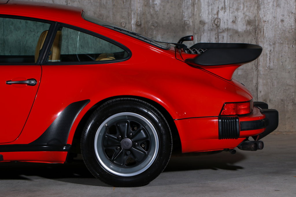 Porsche 911 Turbo 3.3 (US)