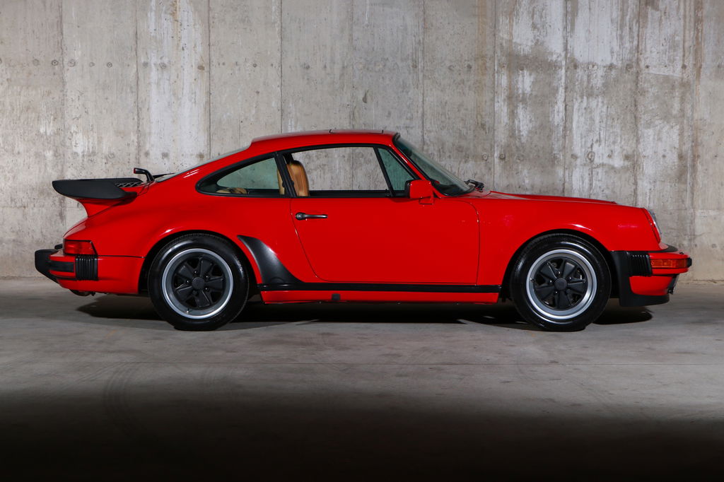 Porsche 911 Turbo 3.3 (US)