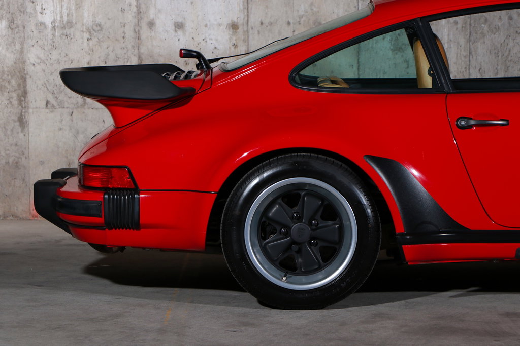 Porsche 911 Turbo 3.3 (US)