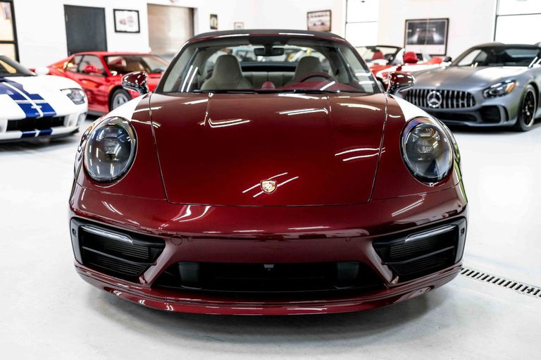 Porsche 992 Heritage Design Edition