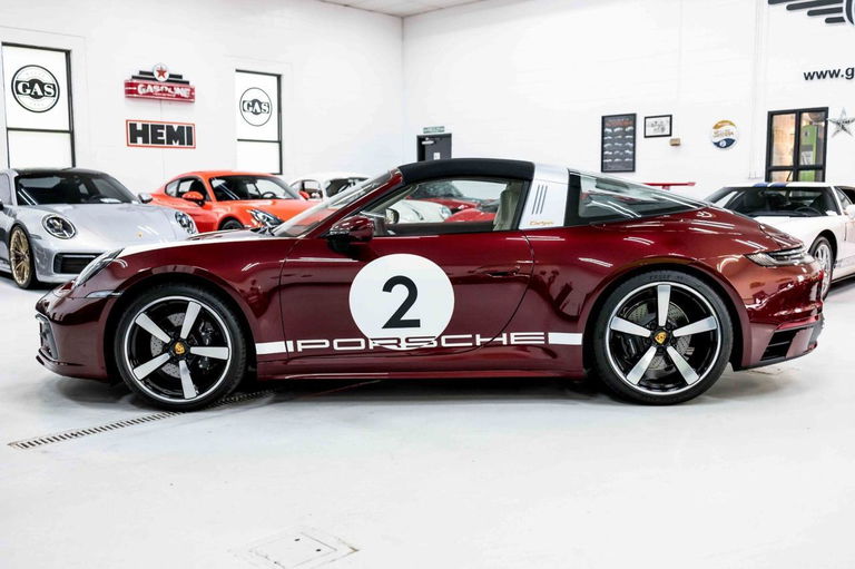 Porsche 992 Heritage Design Edition