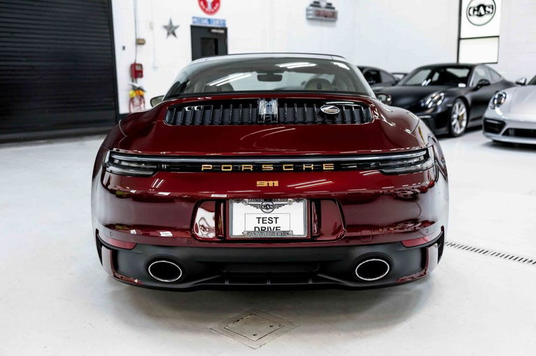 Porsche 992 Heritage Design Edition