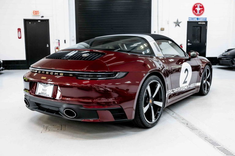 Porsche 992 Heritage Design Edition