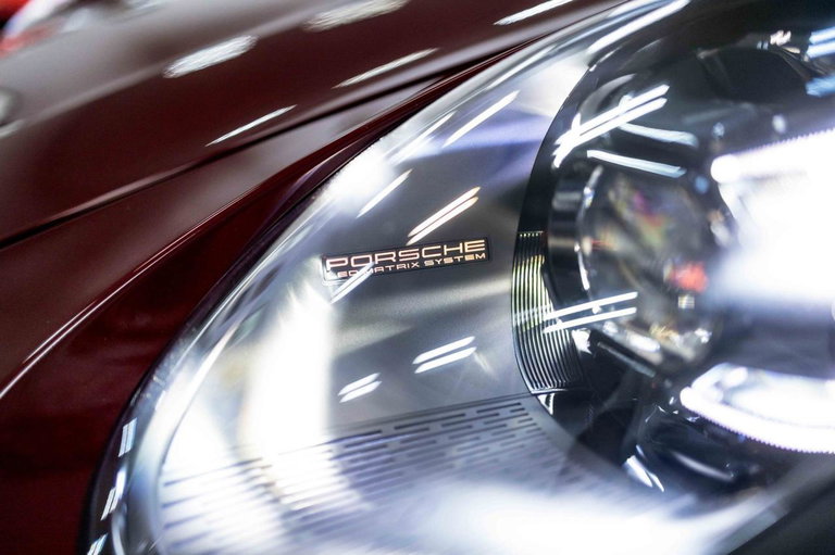 Porsche 992 Heritage Design Edition