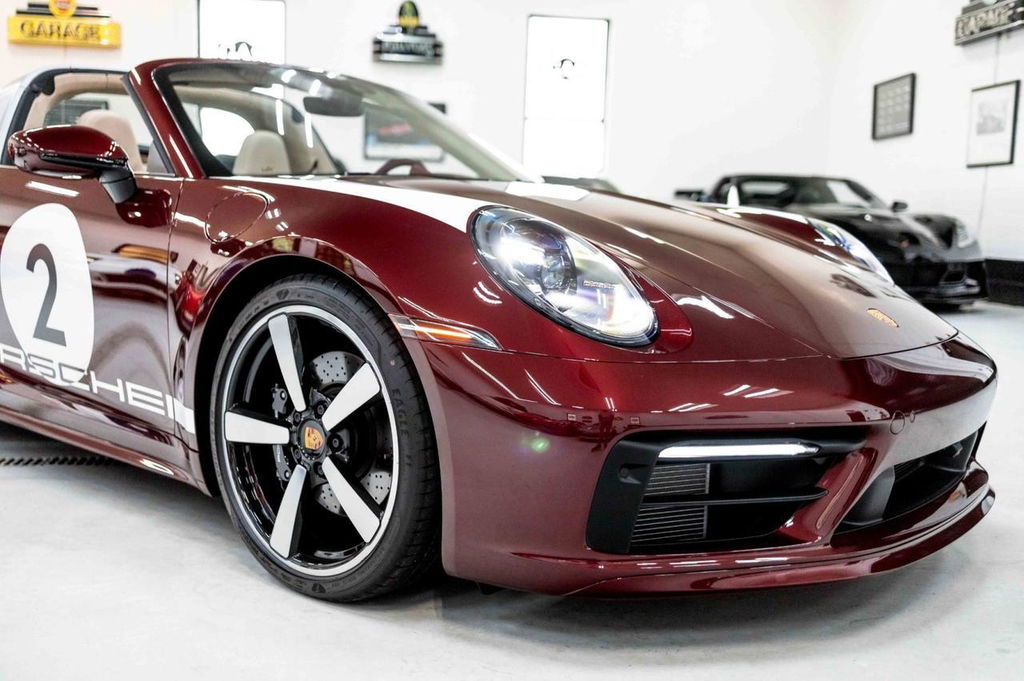 Porsche 992 Heritage Design Edition