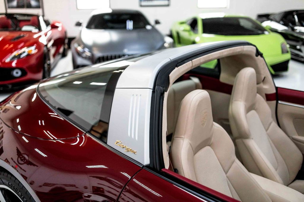 Porsche 992 Heritage Design Edition