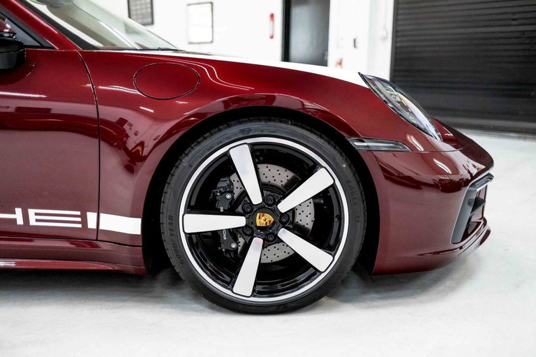Porsche 992 Heritage Design Edition