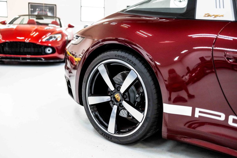 Porsche 992 Heritage Design Edition