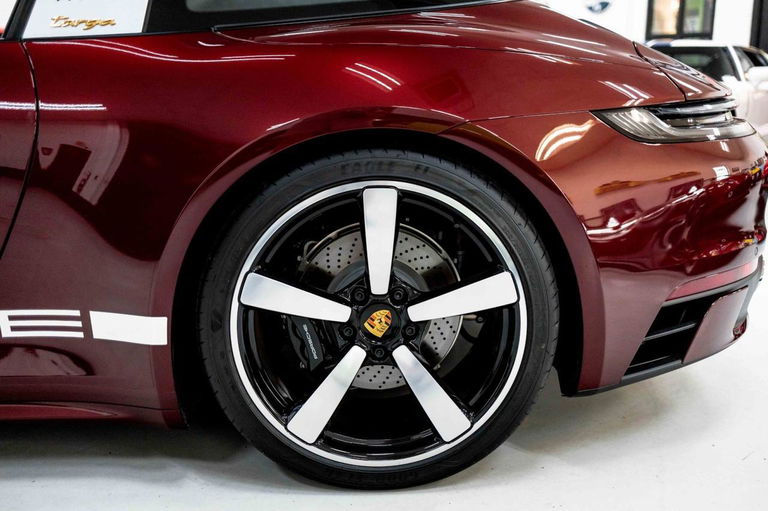 Porsche 992 Heritage Design Edition