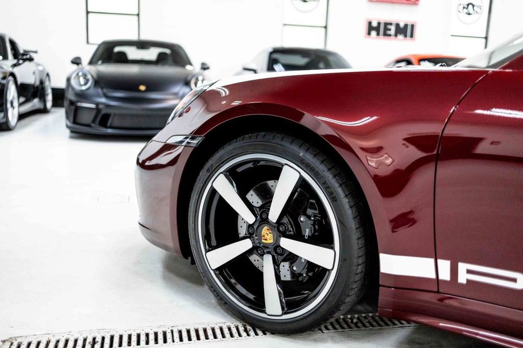 Porsche 992 Heritage Design Edition