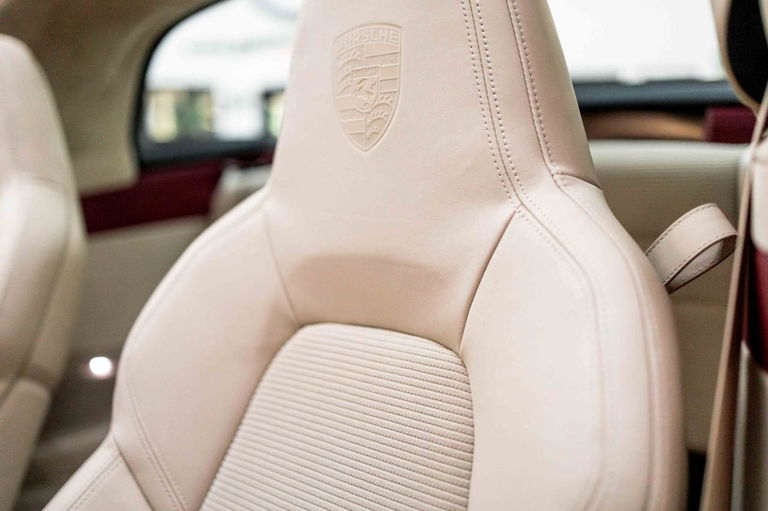 Porsche 992 Heritage Design Edition