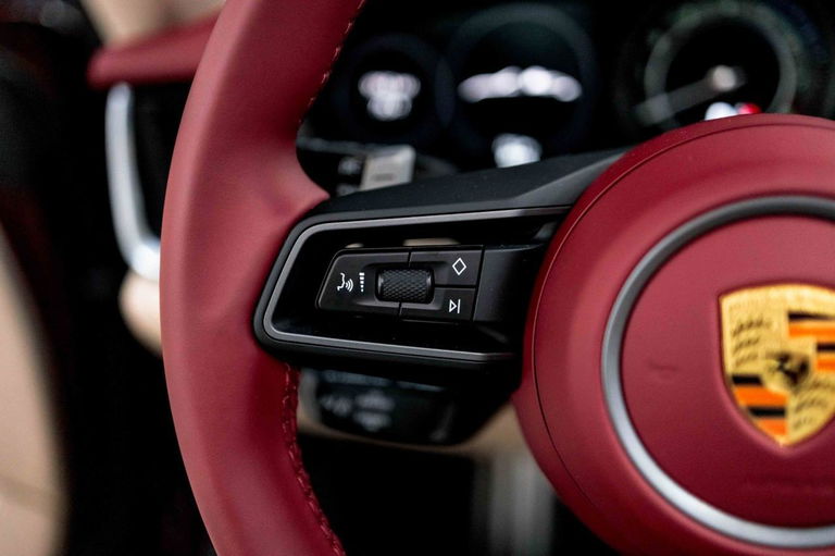 Porsche 992 Heritage Design Edition