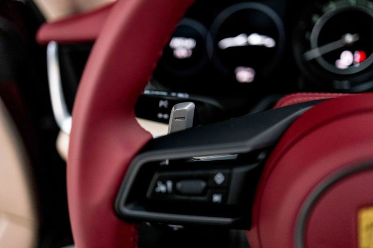 Porsche 992 Heritage Design Edition