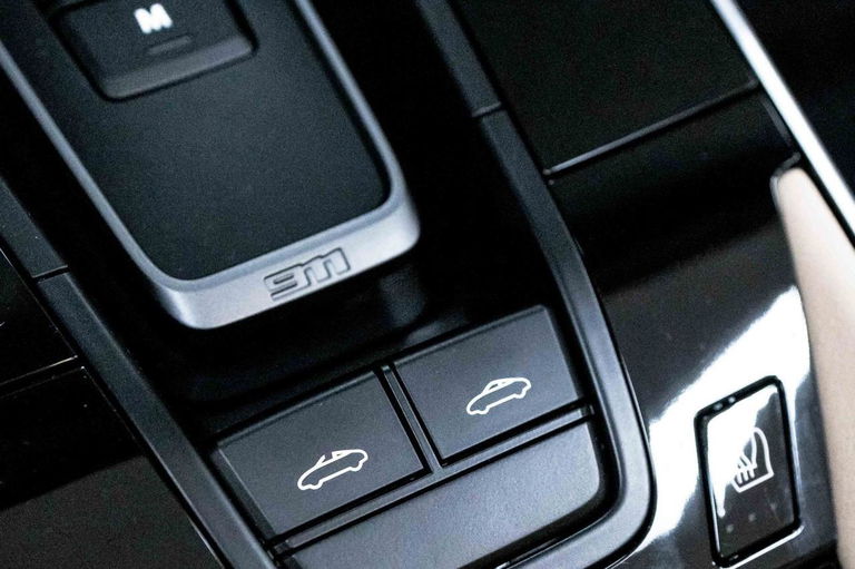 Porsche 992 Heritage Design Edition