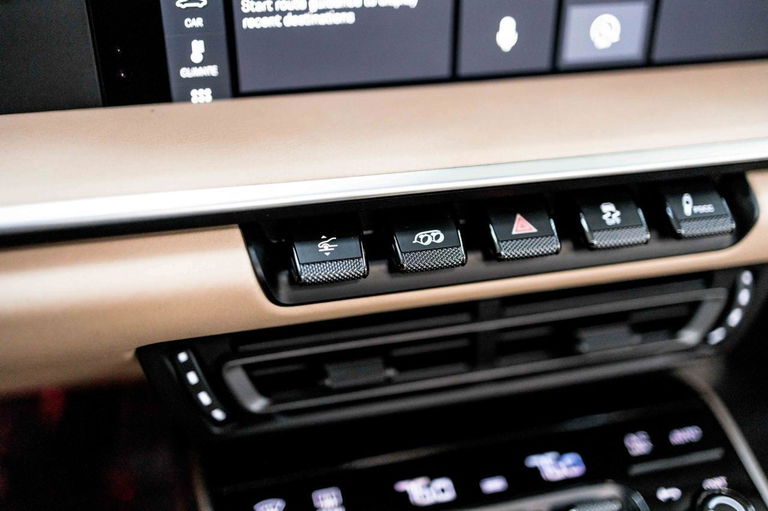 Porsche 992 Heritage Design Edition