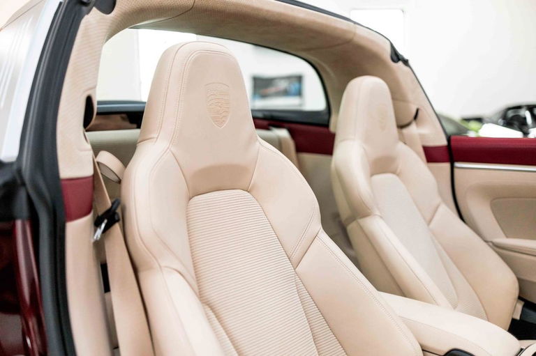 Porsche 992 Heritage Design Edition