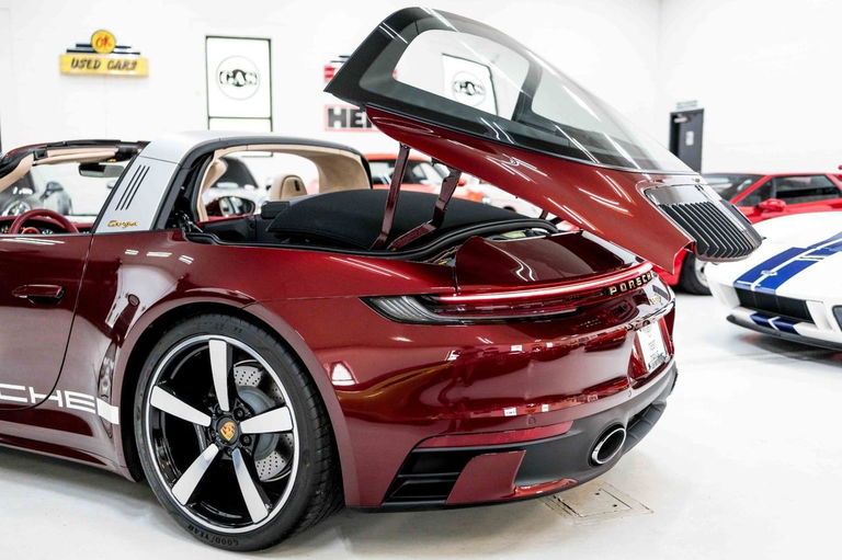 Porsche 992 Heritage Design Edition