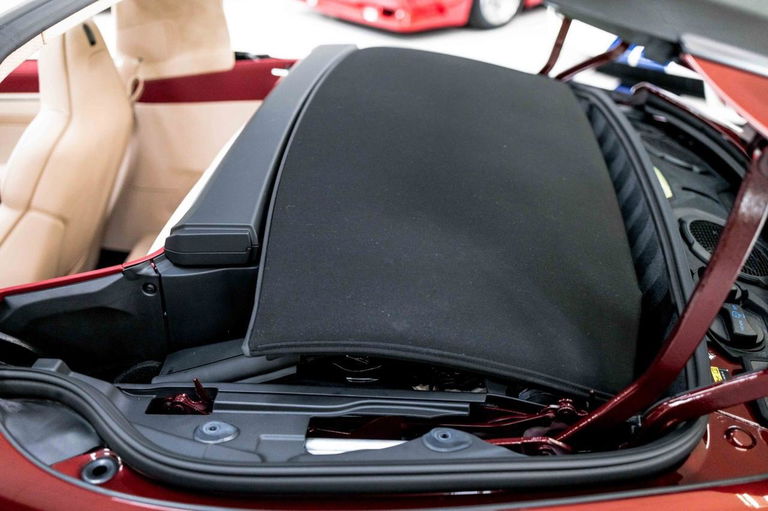 Porsche 992 Heritage Design Edition