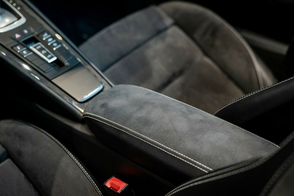 Porsche 991.2 Carrera GTS