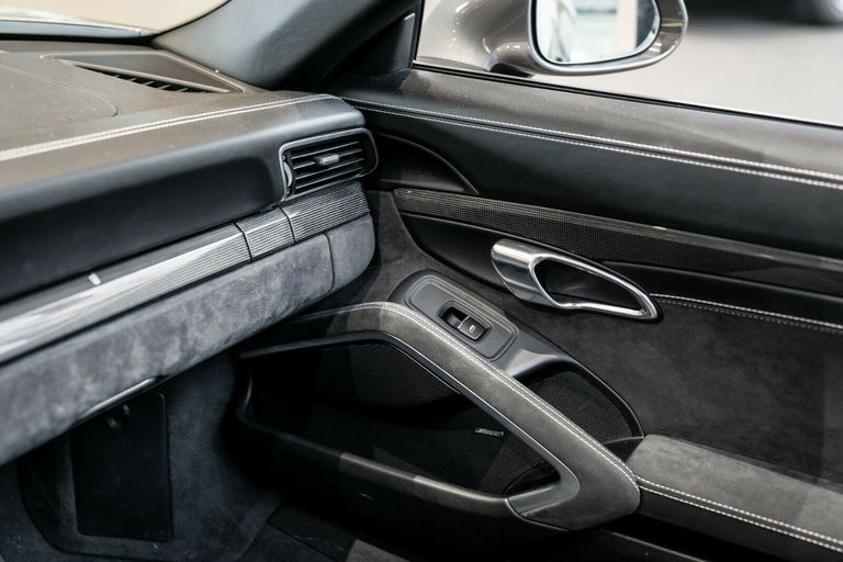 Porsche 991.2 Carrera GTS