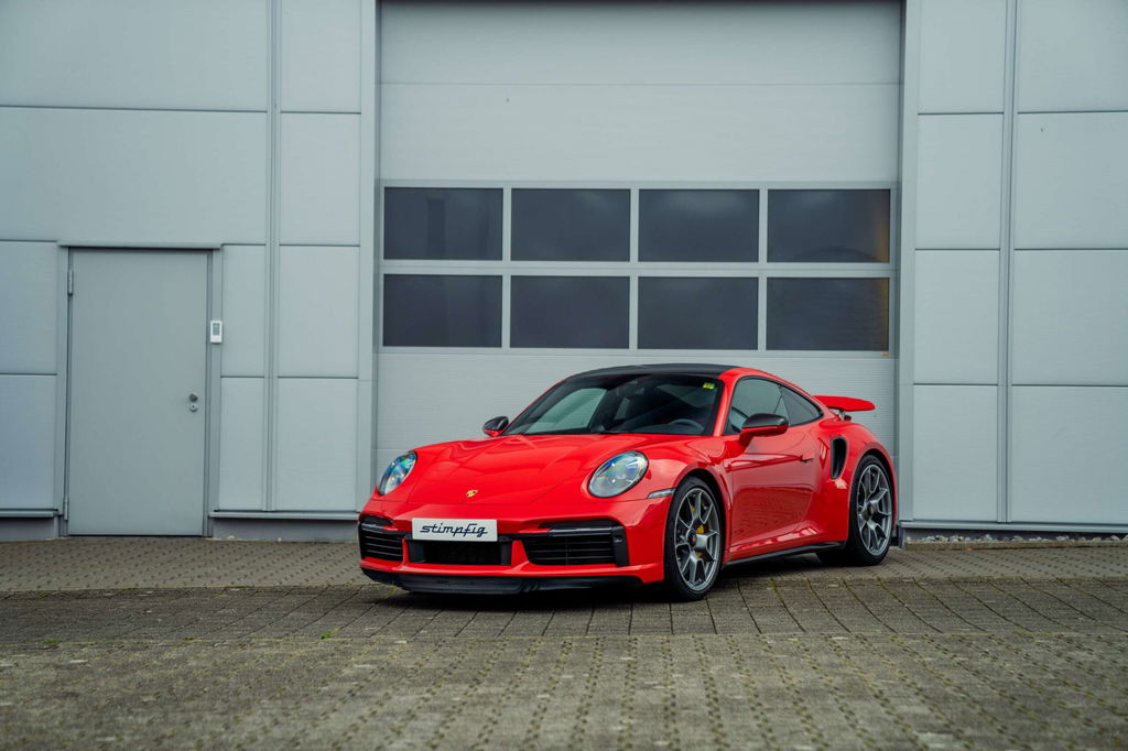 Porsche 992 Turbo S Coupe in Indischrot