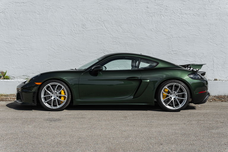 Porsche 718 Cayman GT4