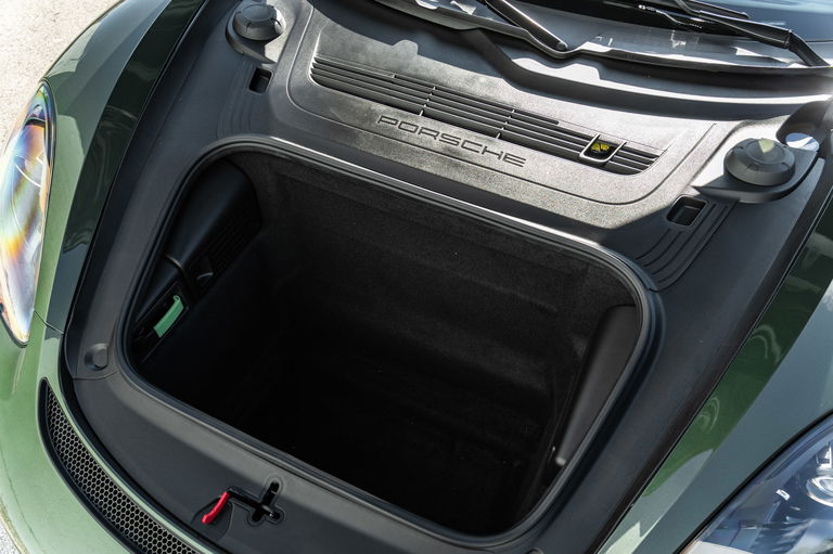 Porsche 718 Cayman GT4