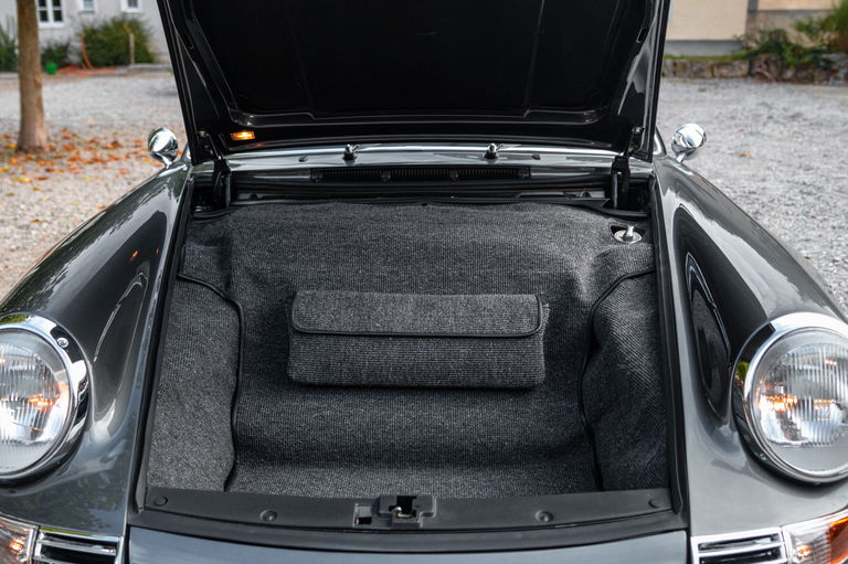 Porsche 911 Backdate