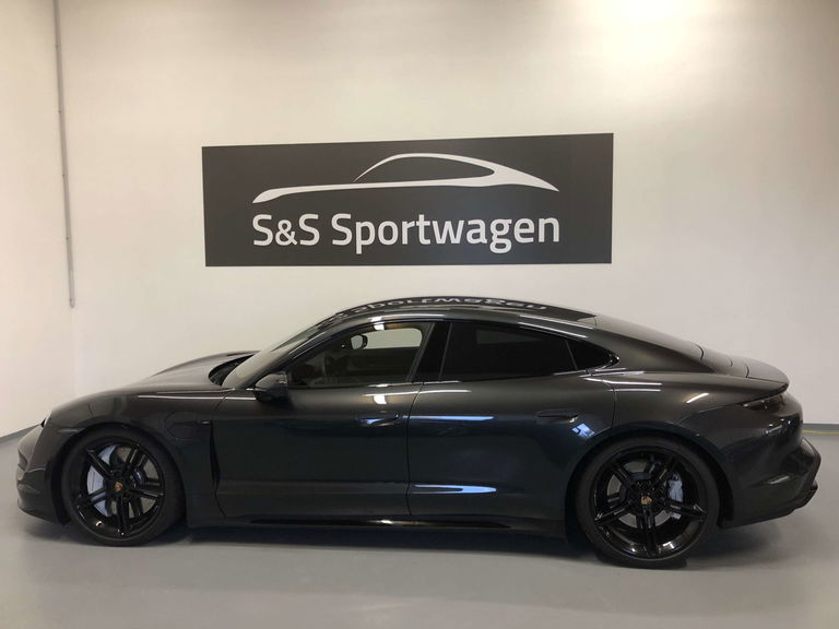 Porsche Taycan Turbo