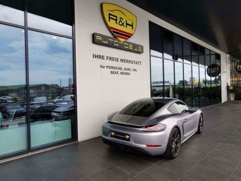 Porsche 718 Cayman T