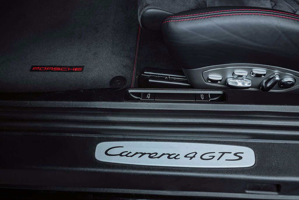 Porsche 991 Carrera 4 GTS