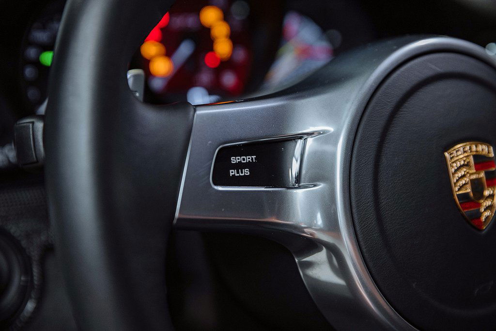 Porsche 991 Carrera 4 GTS