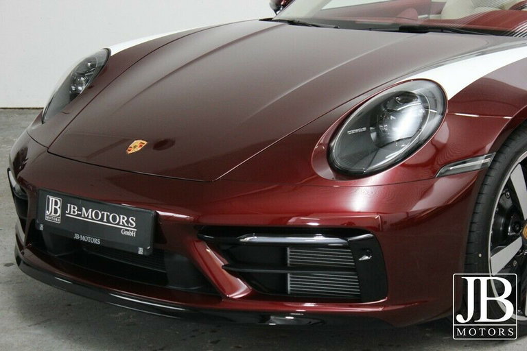 Porsche 992 Heritage Design Edition