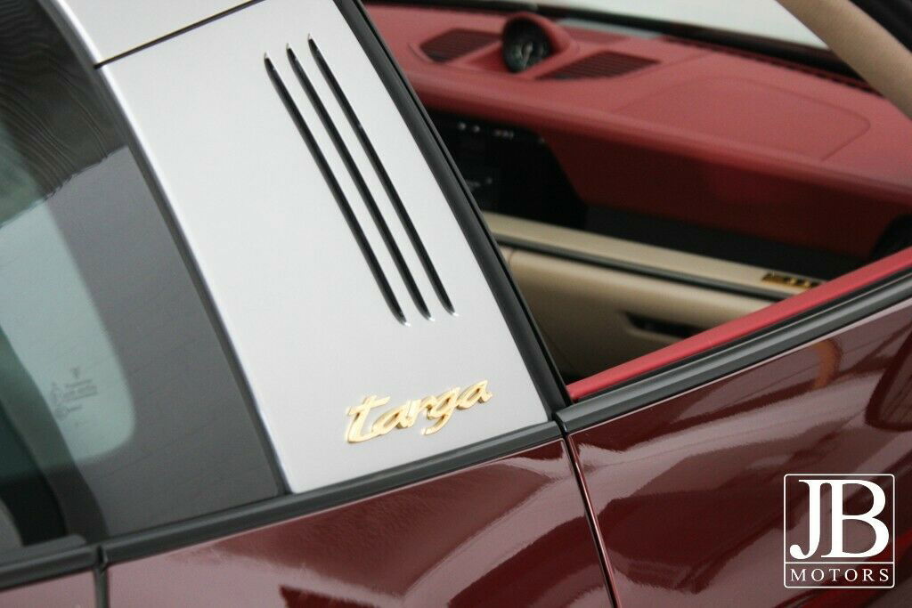 Porsche 992 Heritage Design Edition