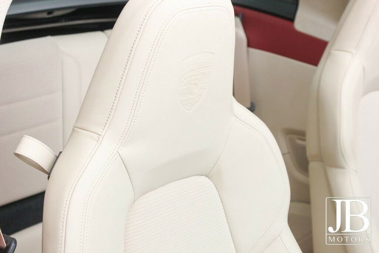 Porsche 992 Heritage Design Edition