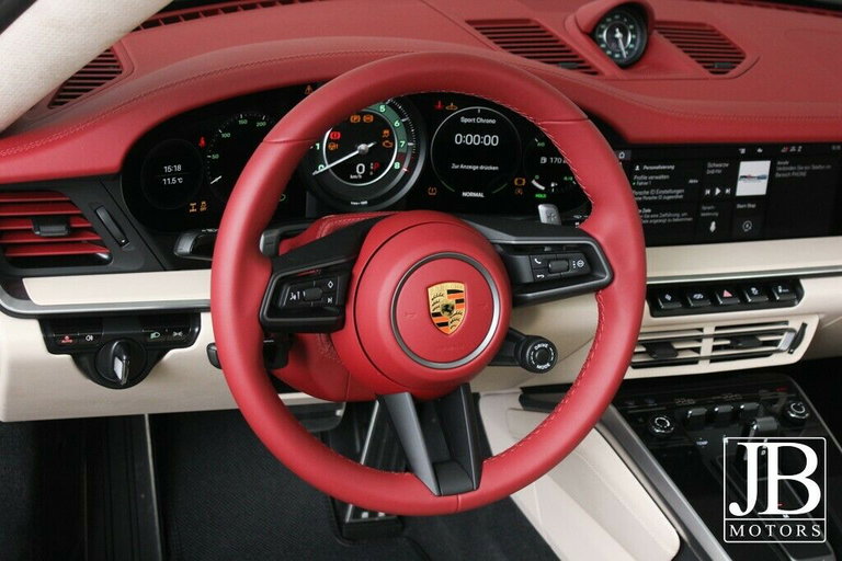 Porsche 992 Heritage Design Edition