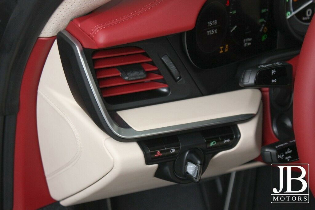 Porsche 992 Heritage Design Edition