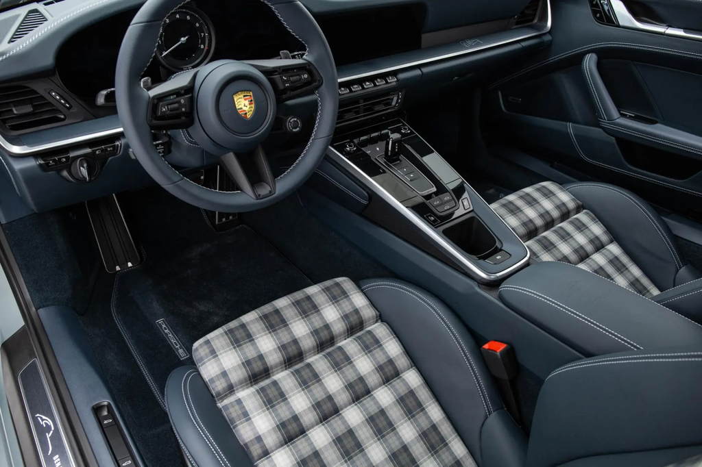 Porsche 992 Carrera 4S