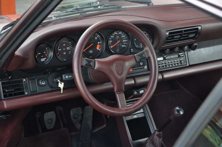 Porsche 911 Carrera 3.2 (KAT)