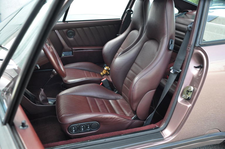 Porsche 911 Carrera 3.2 (KAT)