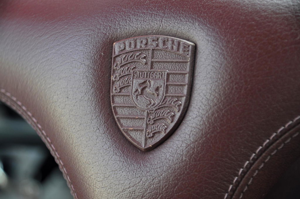 Porsche 911 Carrera 3.2 (KAT)