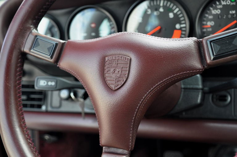 Porsche 911 Carrera 3.2 (KAT)